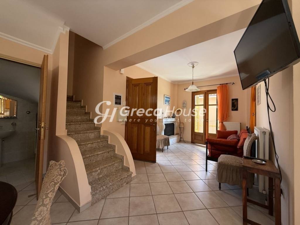 Παραθαλάσσια μονοκατοικία με θέα θάλαασα στην Επίδαυρο