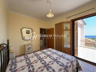 Παραθαλάσσια μονοκατοικία με θέα θάλαασα στην Επίδαυρο