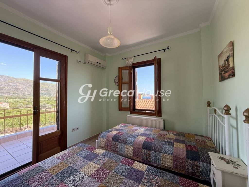 Παραθαλάσσια μονοκατοικία με θέα θάλαασα στην Επίδαυρο