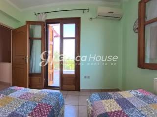 Παραθαλάσσια μονοκατοικία με θέα θάλαασα στην Επίδαυρο