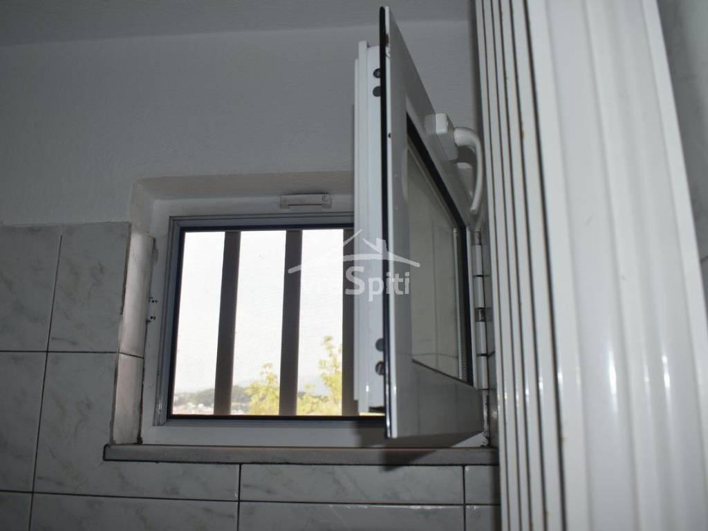 ΠΑΡΑΘΥΡΟ ΛΟΥΤΡΟΥ