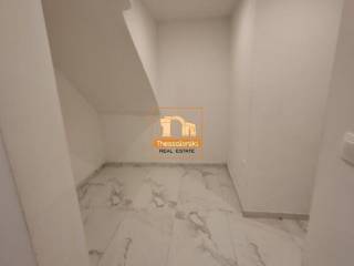 Χαριλάου, Γκαρσονιέρα