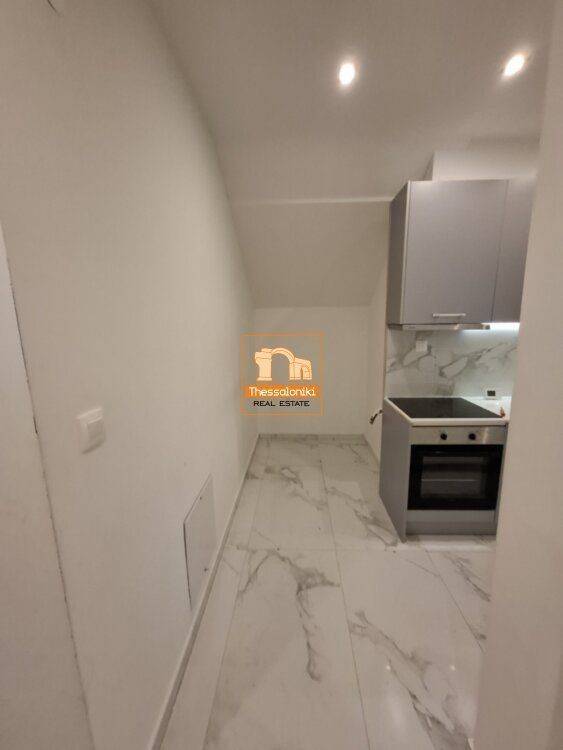 Χαριλάου, Γκαρσονιέρα