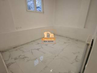 Χαριλάου, Γκαρσονιέρα