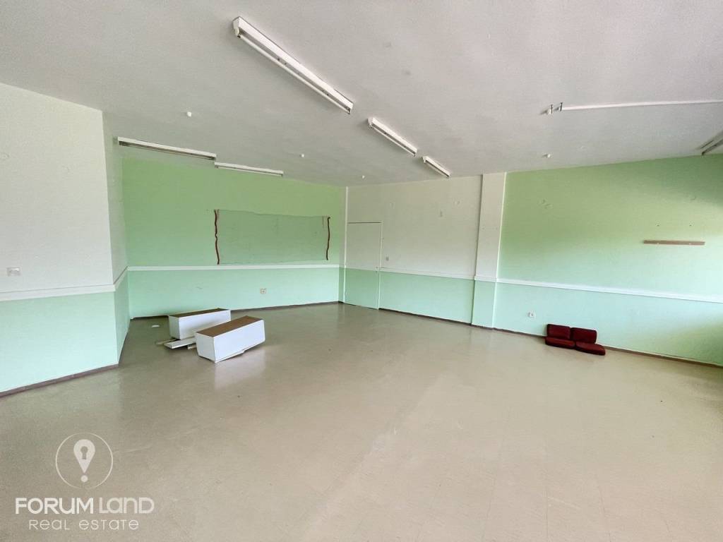 Forumland Real Estate, Κτίριο επαγγελματικό