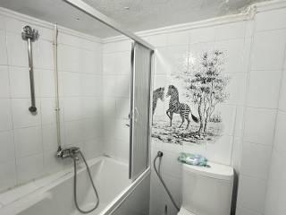 Forumland Real Estate, Μπάνιο