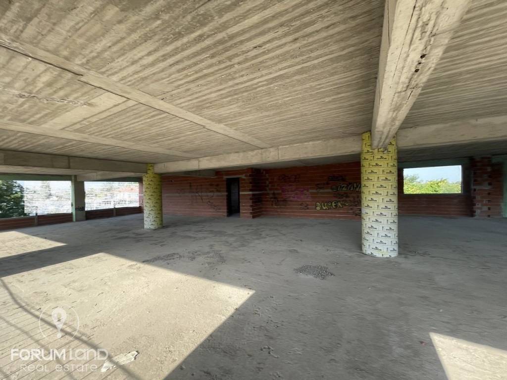 Forumland Real Estate, Κτίριο 1.400τ.μ.