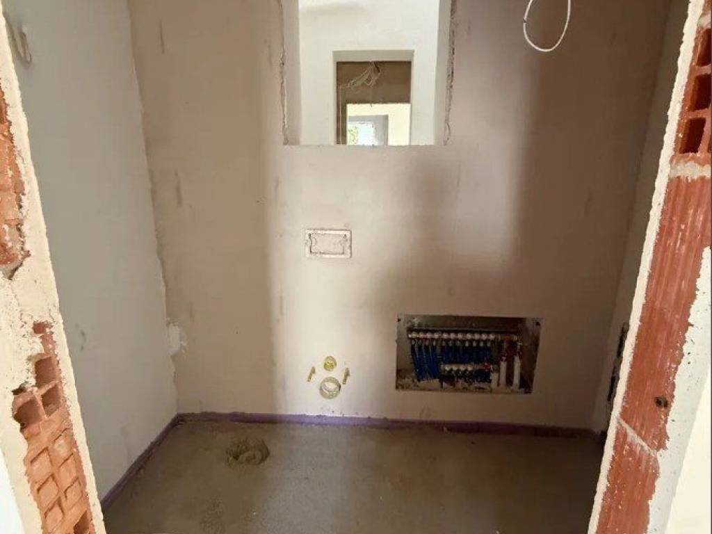 Forumland Real Estate, Μπάνιο