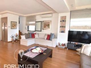 Forumland Real Estate, Σαλόνι