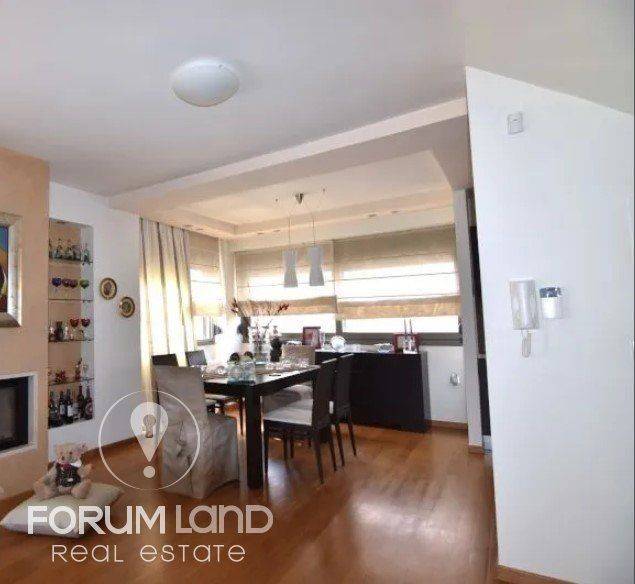 Forumland Real Estate, Τραπεζαρία