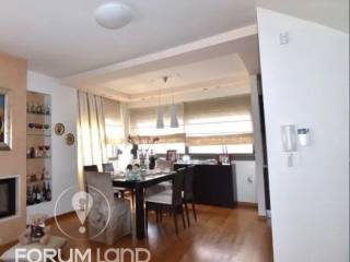 Forumland Real Estate, Τραπεζαρία