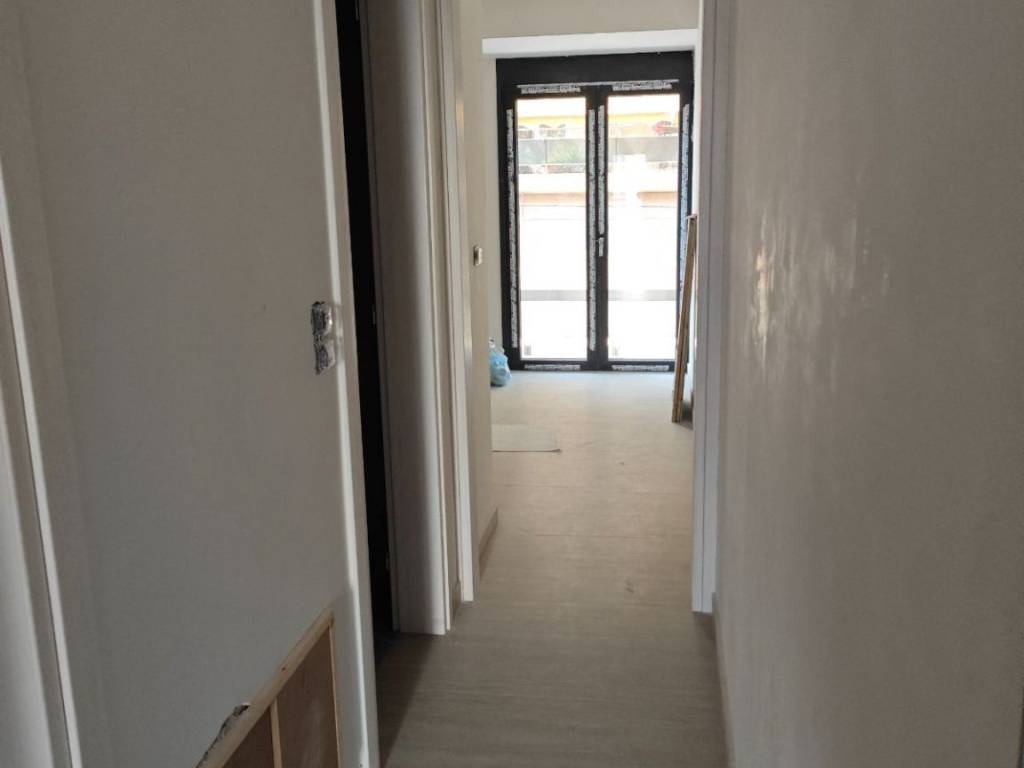 DIADROMOS YPNODOMATIO MESAIO