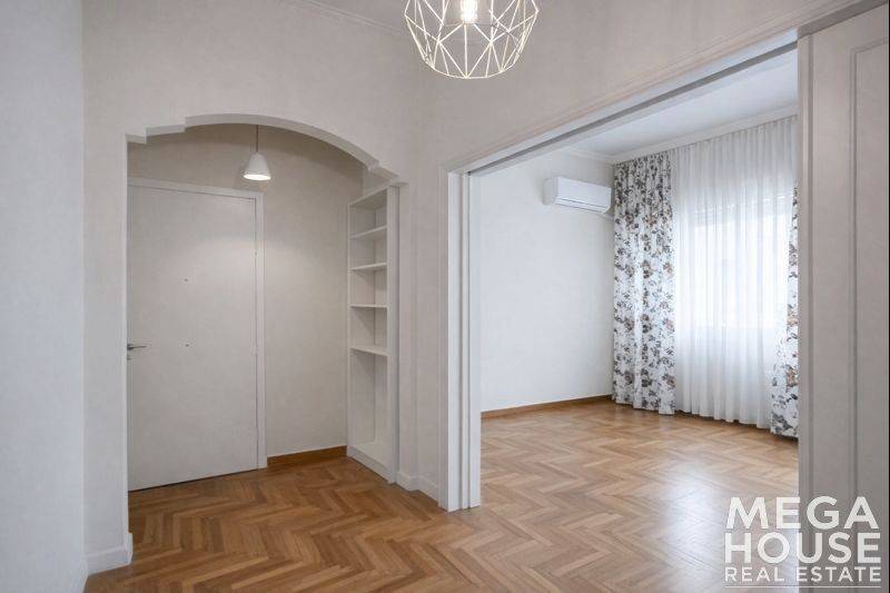 EISODOS - TRAPEZARIA - SALONI