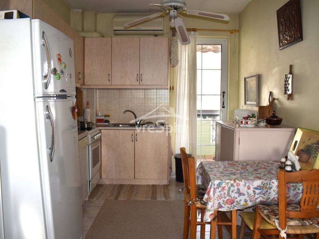 ΕΞΟΠΛΙΣΜΕΝΗ ΚΟΥΖΙΝΑ