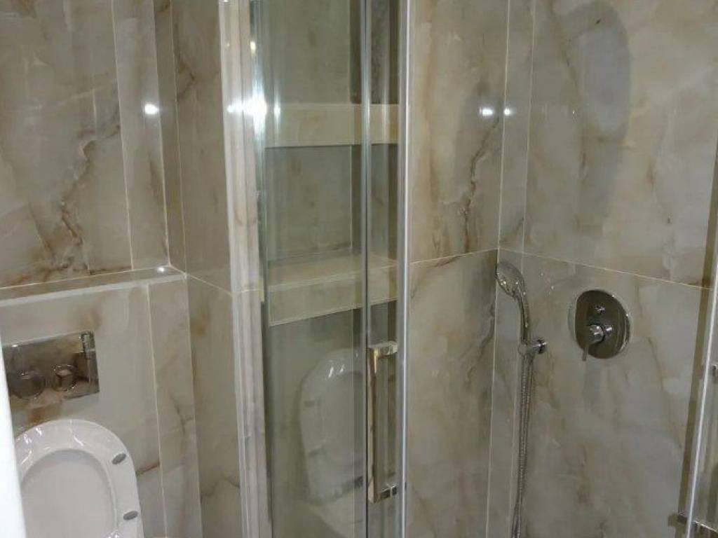 Forumland Real Estate, Μπάνιο