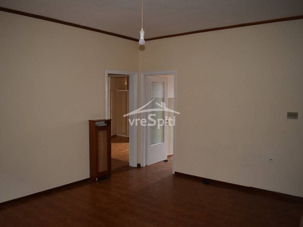 ΚΑΘΙΣΤΙΚΟ ΜΕ ΤΖΑΚΙ