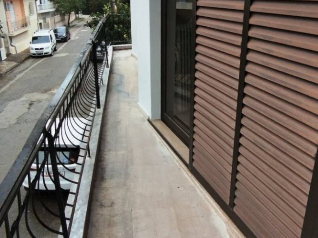 Το εμπρός μπαλκόνι