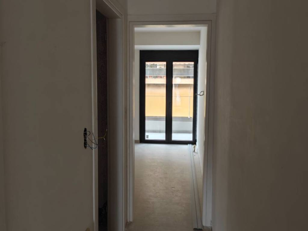 DIADROMOS YPNODOMATIO MESAIO