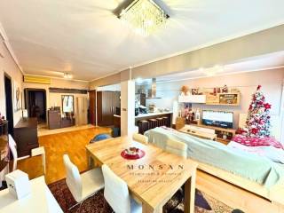 ΣΑΛΟΝΟΚΟΥΖΙΝΑ ΜΕ ΤΡΑΠΕΖΑΡΙΑ