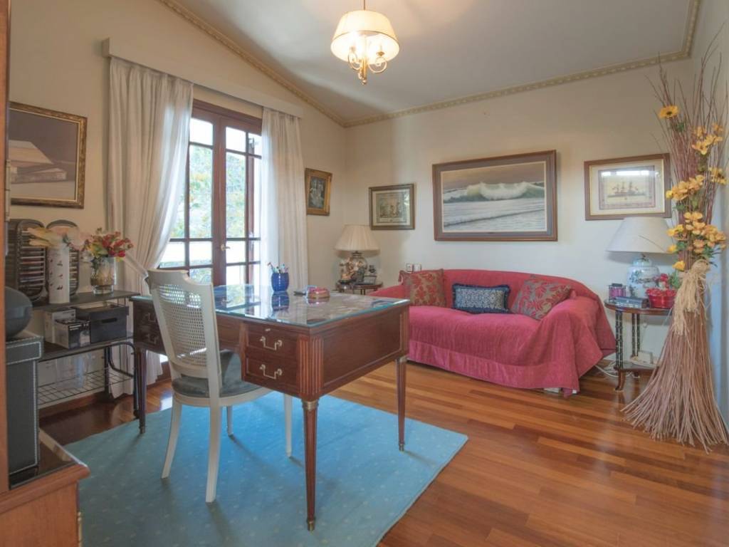 Office of 1st bedroom