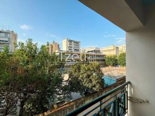 Θέα απο μπαλκόνι