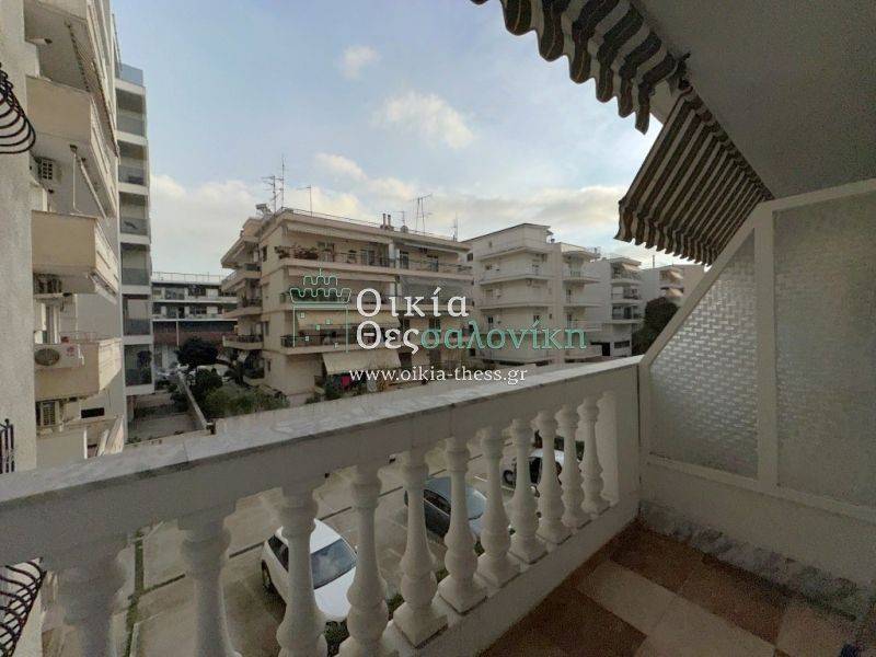 Θέα από μπαλκόνι