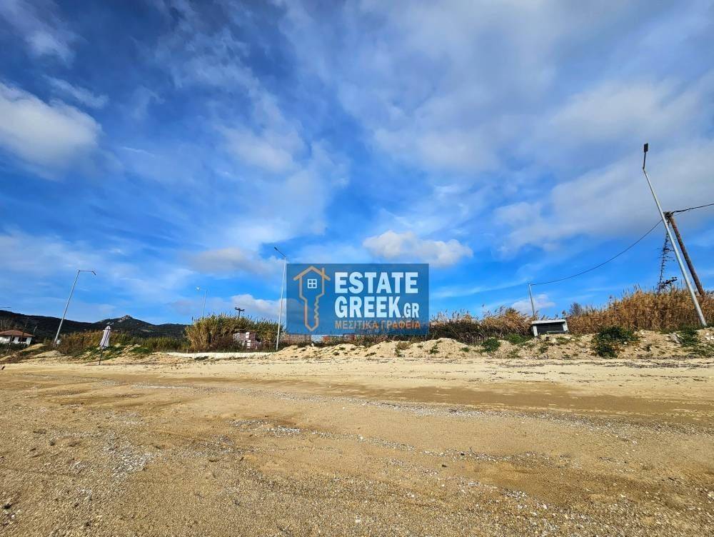 ★ Δεν κτίζει ★ Πρόσωπο σε ασφαλτόδρομο ★ 5μ από θάλασσα