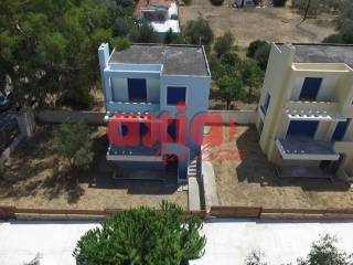 Ξυλόκαστρο, Μελίσσι: Πωλείται μοναδικό