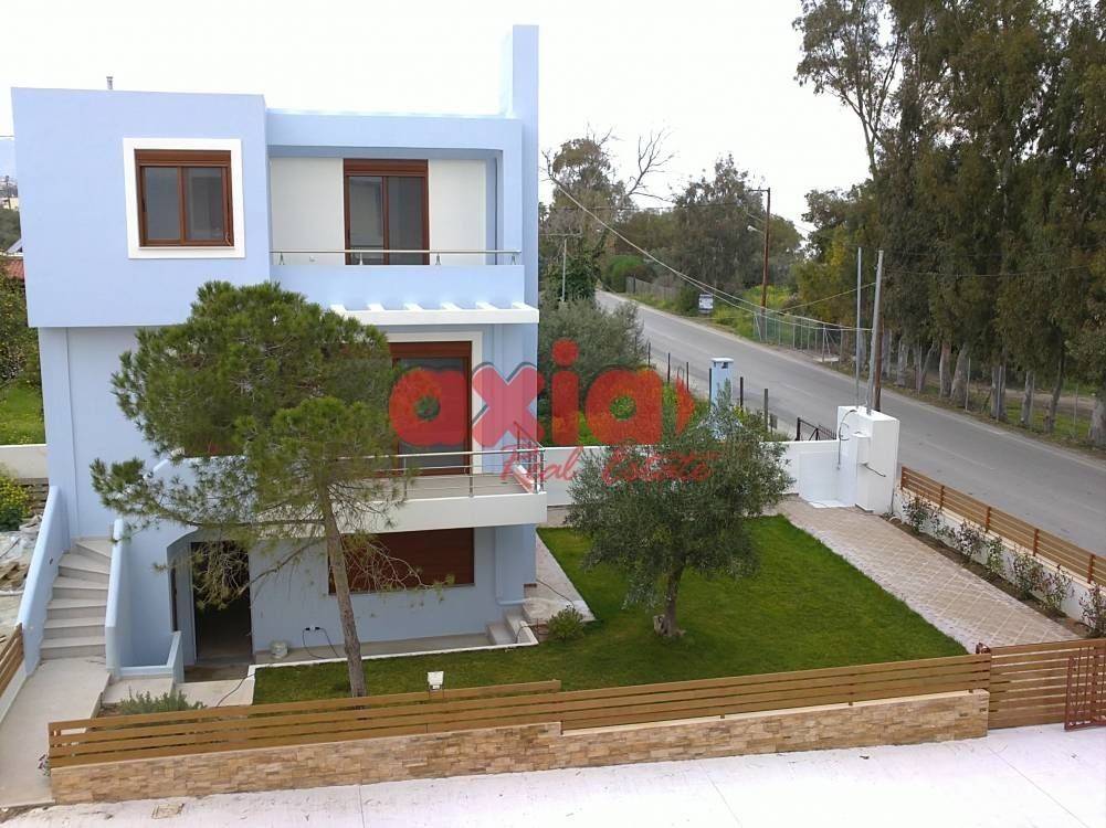 Ξυλόκαστρο, Μελίσσι: Πωλείται μοναδικό