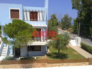 Ξυλόκαστρο, Μελίσσι: Πωλείται μοναδικό