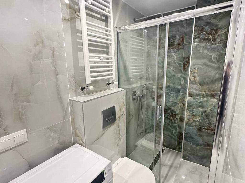 Forumland Real Estate, Μπάνιο