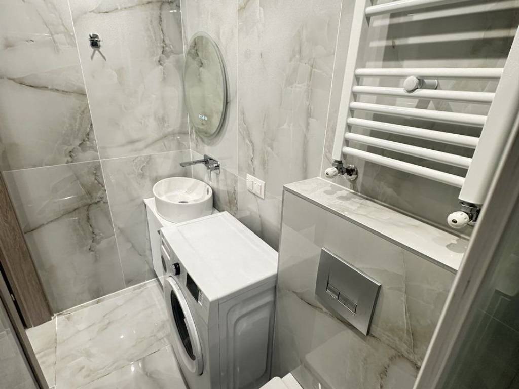 Forumland Real Estate, Μπάνιο