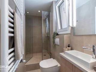 Forumland Real Estate, Μπάνιο