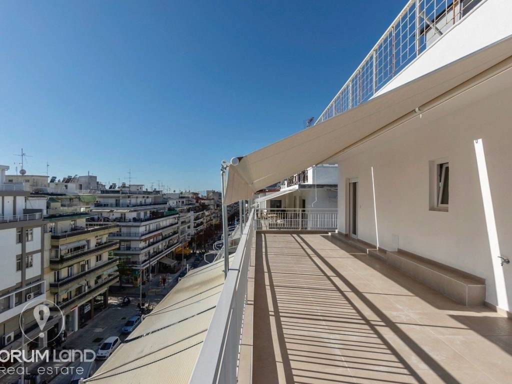 Forumland Real Estate, Βεράντες