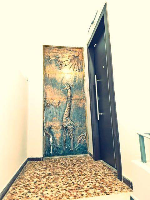 εισοδος διαμερισματος