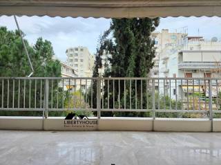 Μεγάλα μπαλκόνια