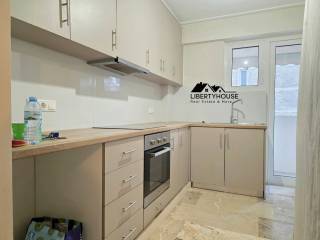 Polyteles aytonome koyzina