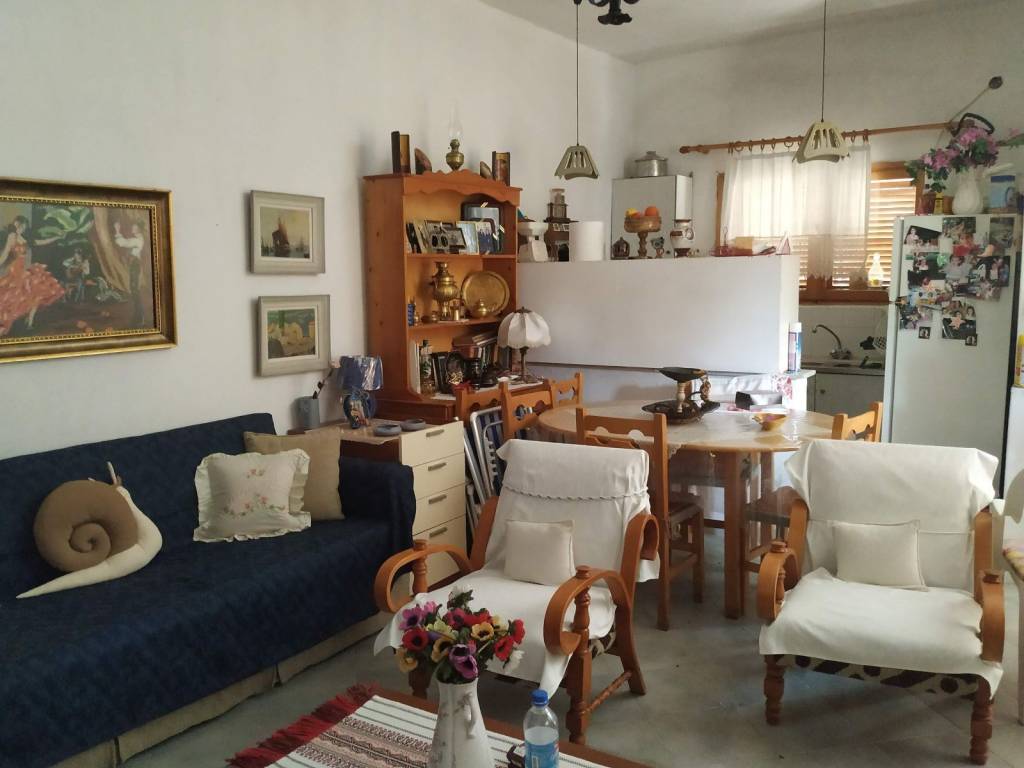 Εσωτερικο μεζονετας