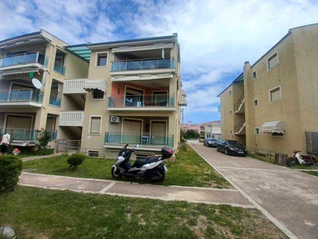 ΙΔΙΩΤΙΚΟ ΑΝΟΙΧΤΟ ΠΑΡΚΙΝΓΚ