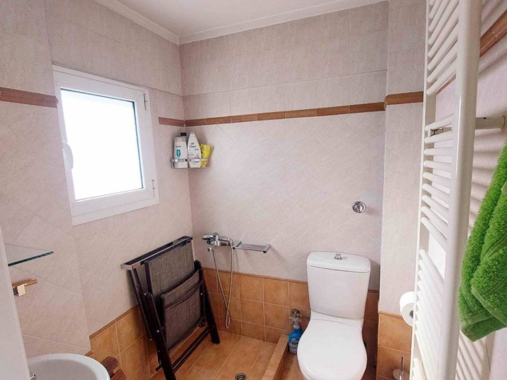 ΜΠΑΝΙΟ 8ΟΥ ΟΡΟΦΟΥ