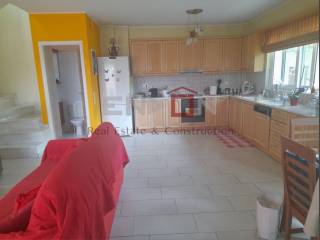 Saloni kai open plan koyzina