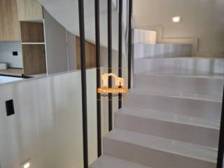 Πευκοχώρι, Μεζονέτα