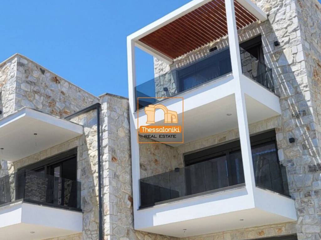 Πευκοχώρι, Μεζονέτα