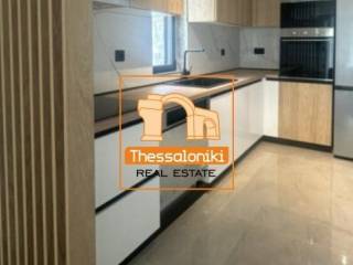 Πευκοχώρι, Μεζονέτα