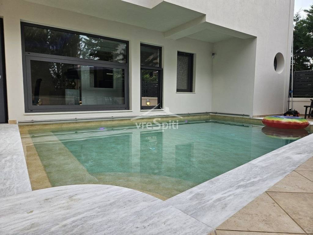 PISINA TES KATOIKIAS