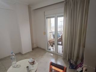 Σαλοκουζίνα, προς την μπαλκονόπορτα