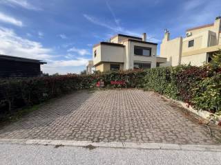 Θέσεις στάθμευσης