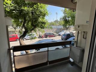 ΜΠΡΟΣΤΑ ΜΠΑΛΚΟΝΙ