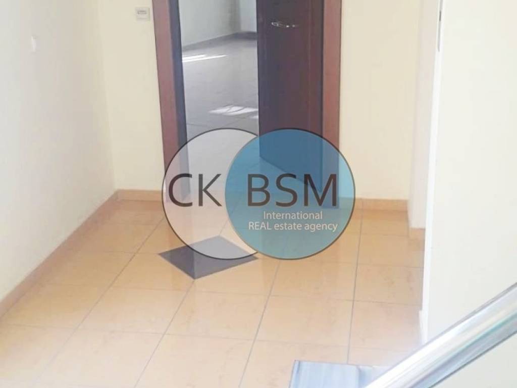 Είσοδος διαμερίσματος / Apartments entrance