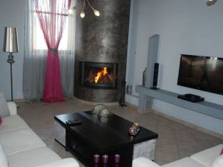 πλήρως επιπλωμένη μεζονέτα 120 τ.μ. κοντά στο κέντρο της Καβάλας